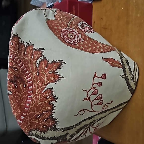Leaf Patterned Beige Tea Cozy - Picture 2 of 3
